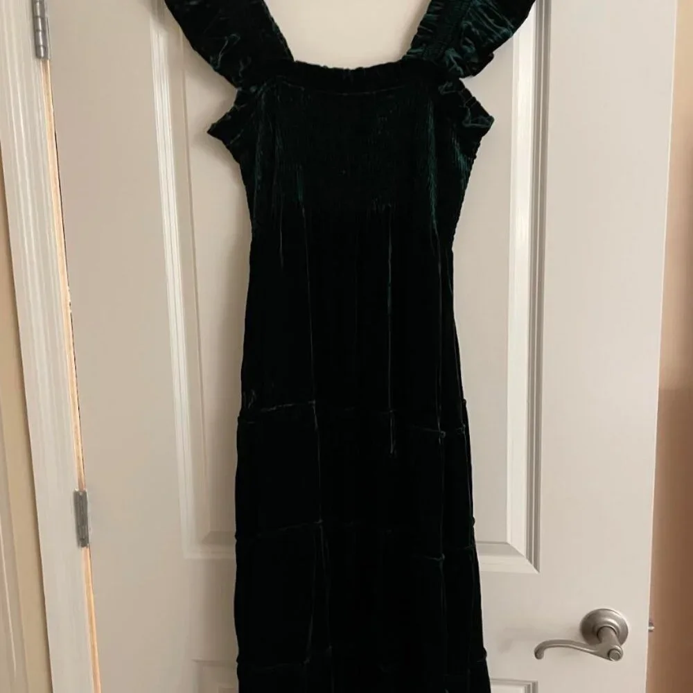 SOLD ELSEWHERE NWOT Hill House Home Velvet Ellie Nap Dress - Picture 2 of 5